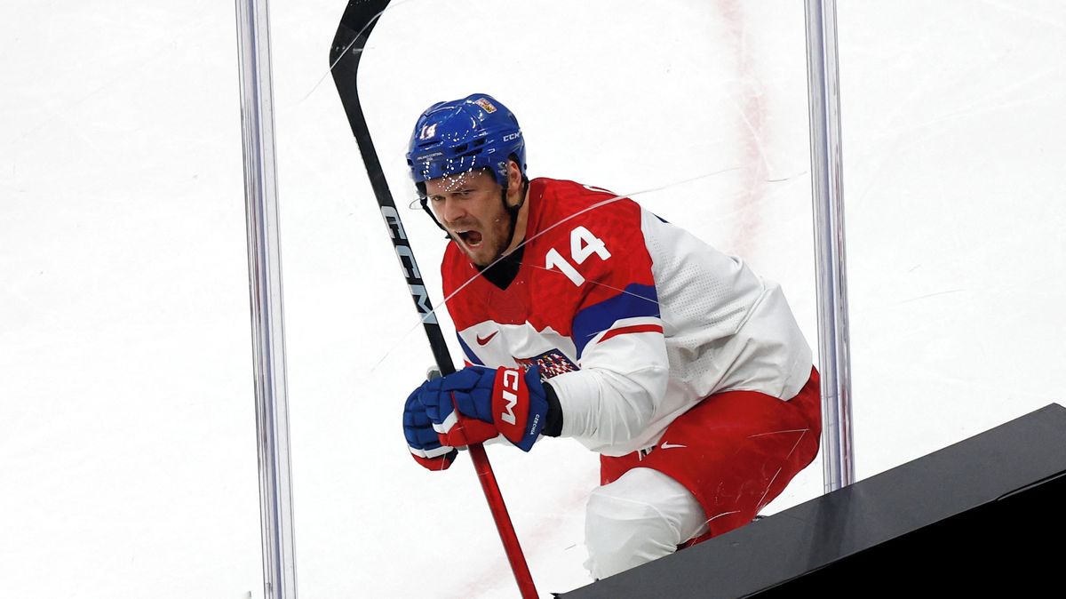 Místo dovolené na olympiádu a z tribuny až do druhé lajny. Bodujícího Chlapíka chválí i trenér